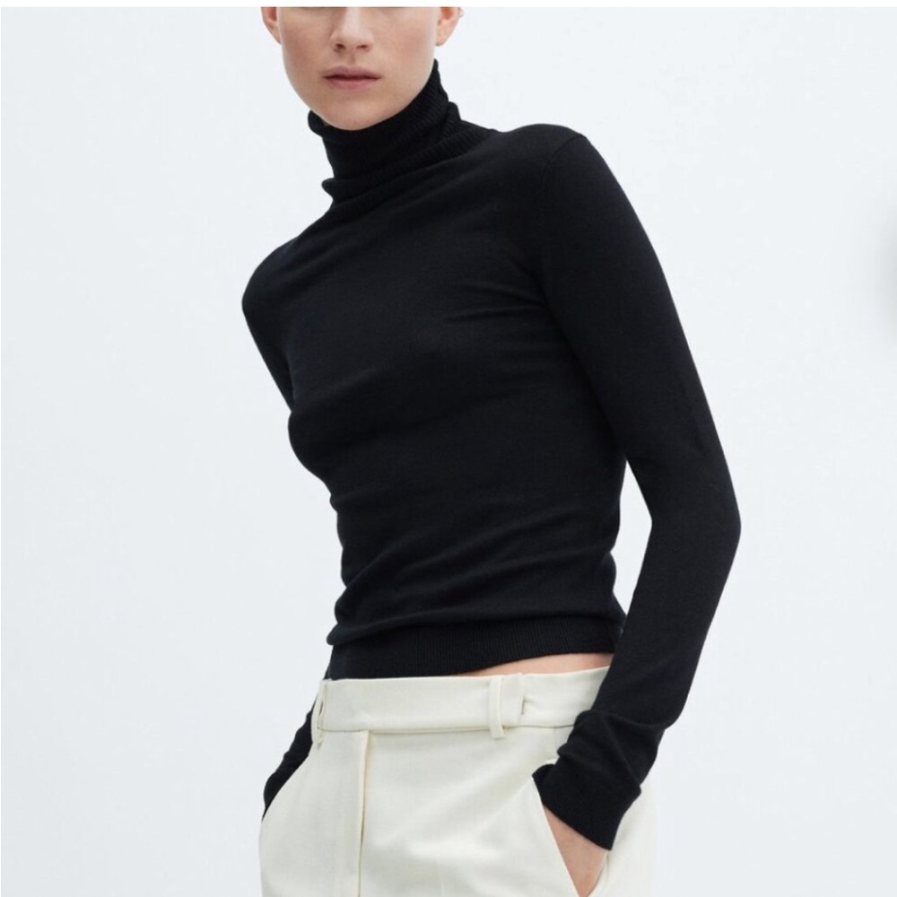 Light Knit M Black Turtleneck